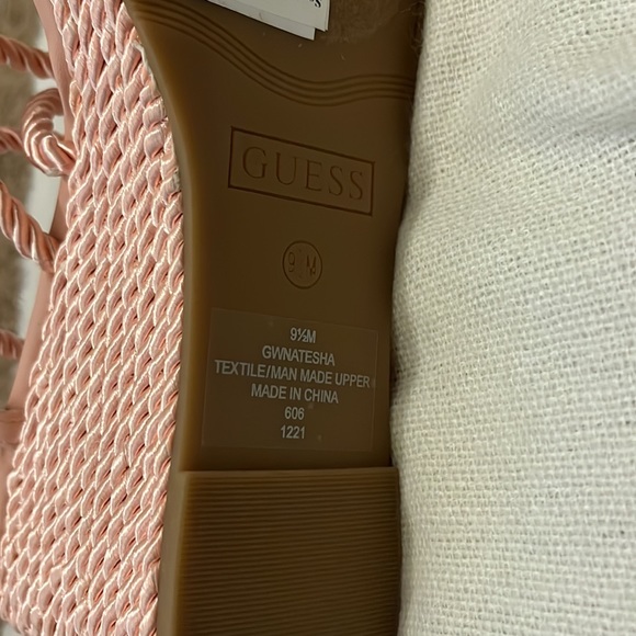 New. GUESS GWNATESHA Blush Pink Rope Ankle Clasp Rope Wedges. Size 9.5. - Picture 6 of 7